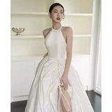 Vintage Ball Gown Scoop Neckline White Satin Wedding Dresses HZ1024