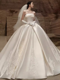 Vintage Ball Gown Strapless Sleeveless Lace Wedding Dress HZ1024