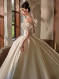 Luxury Ball Gown Off The Shoulder Neckline Short Sleeves Lace Wedding Dress HZ1024