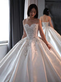Dreamy Ball Gown Sweetheart Sleeveless White Lace Wedding Dresses With Beads HZ1024