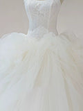 Dreamy Ball Gown Strapless Sleeveless White Tulle Wedding Dresses With Ruffles HZ1024